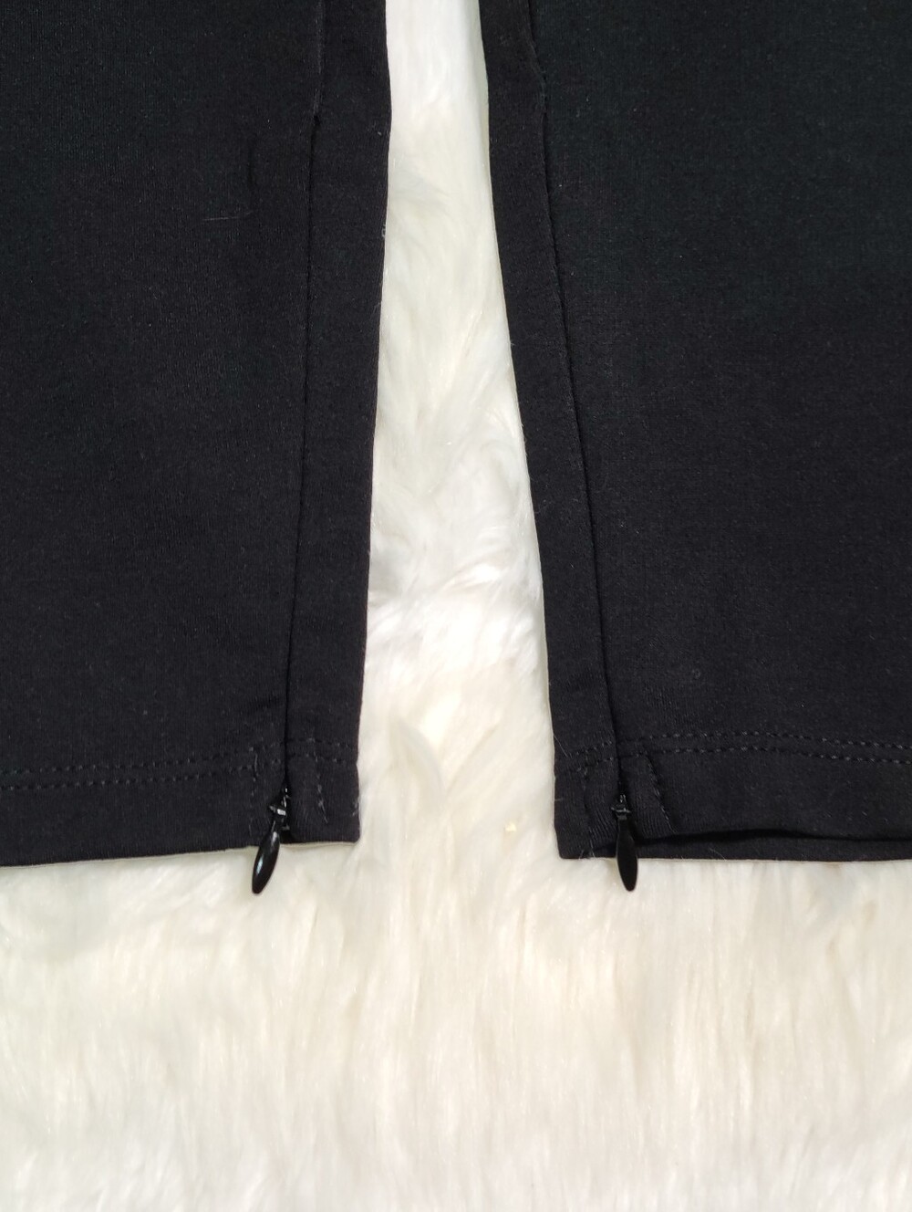 SKIMS The Essential Pants High Waist Legging Black Obsidian Small NEW - Picture 4 of 7
